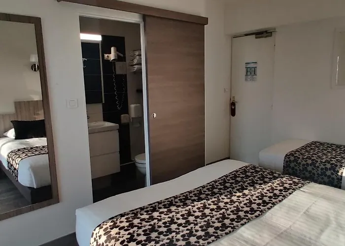 Hotel Logis Les Bleuets Royan