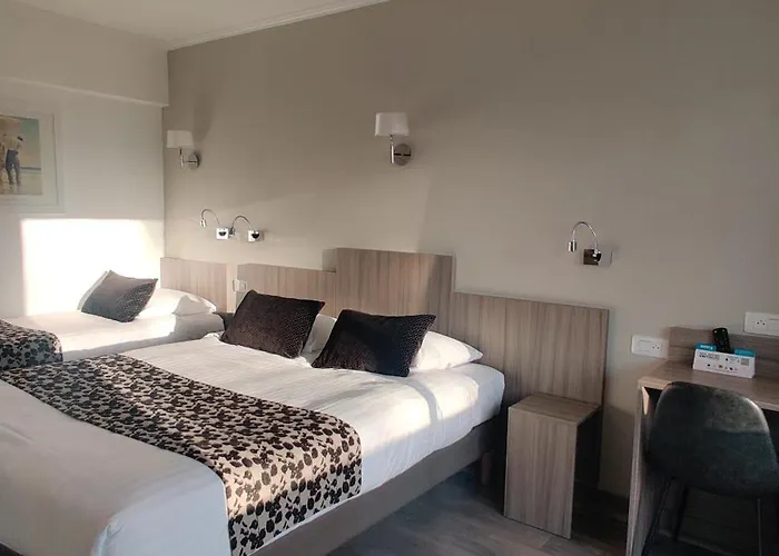 Logis Les Bleuets Hotel