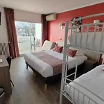 Logis Les Bleuets Hotel 2*