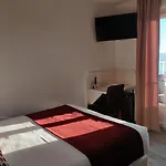 Logis Les Bleuets Hotel 2*
