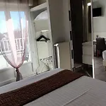 Logis Les Bleuets Hotel 2*