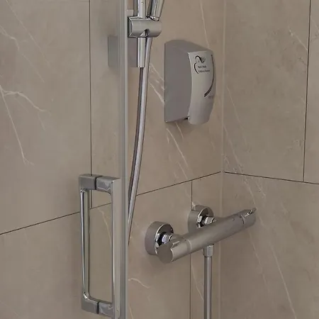 호텔 Logis Les Bleuets 로양