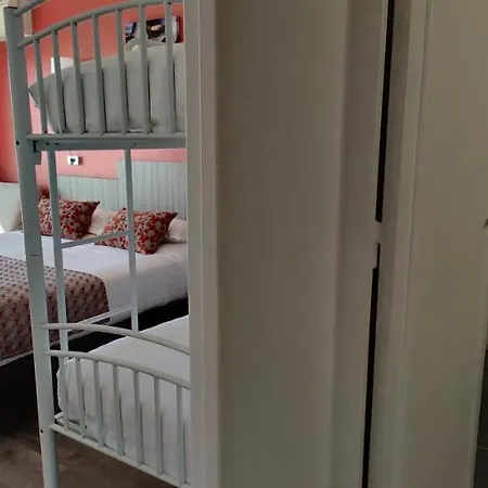 Logis Les Bleuets 2*