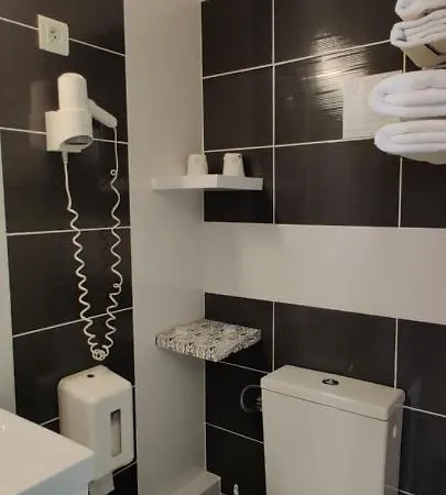 Logis Les Bleuets 호텔