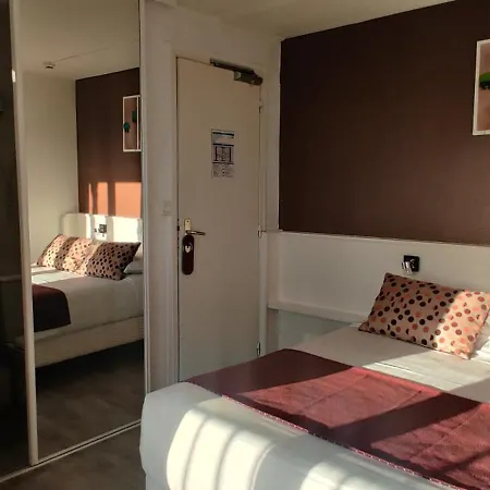 Logis Les Bleuets 로양