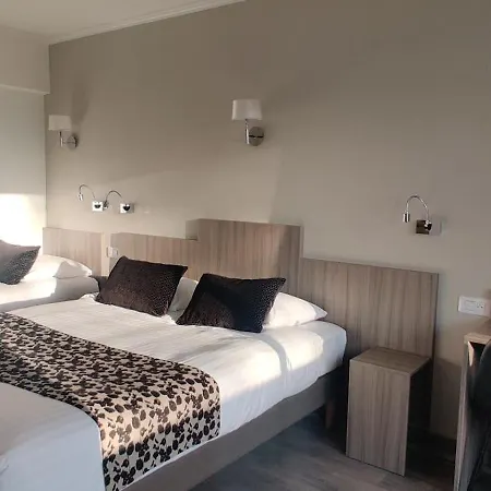 Logis Les Bleuets 호텔