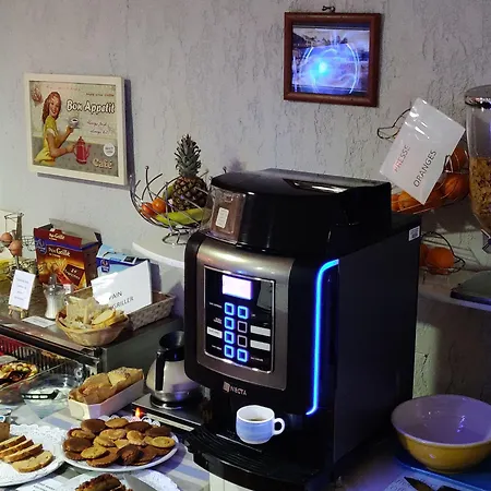 Logis Les Bleuets 호텔