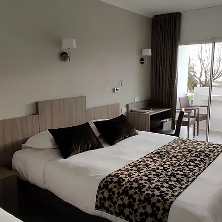 Logis Les Bleuets 2* 鲁瓦扬