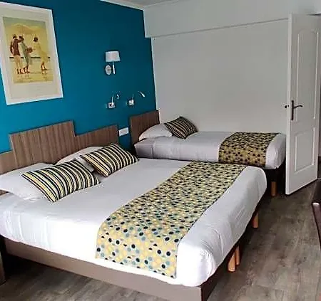 Logis Les Bleuets Otel 2*