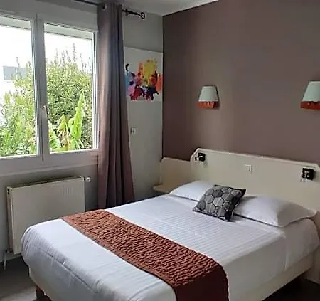 فندق Logis Les Bleuets