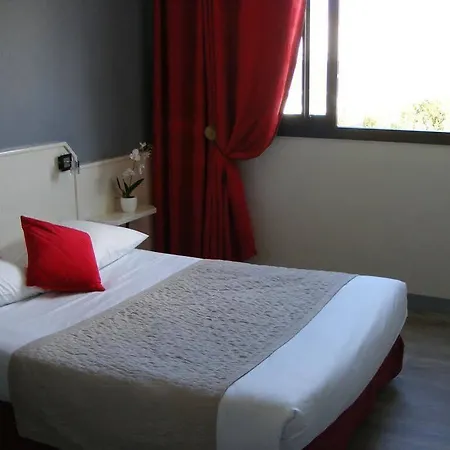 호텔 Logis Les Bleuets 로양