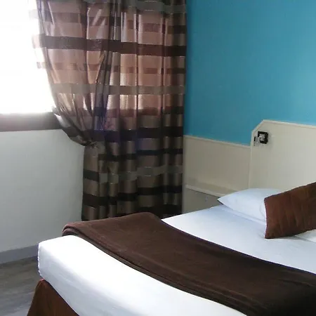 Logis Les Bleuets 酒店 2*