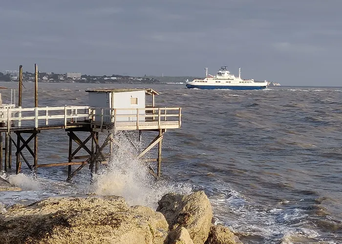 Otel Logis Les Bleuets 2*