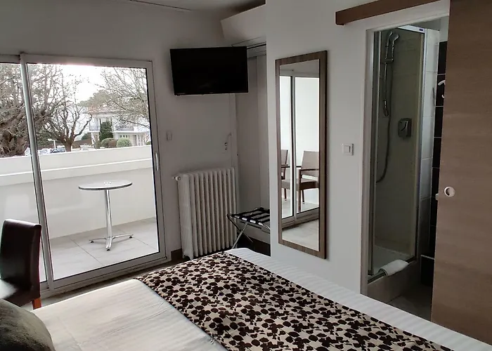 Otel Logis Les Bleuets Royan