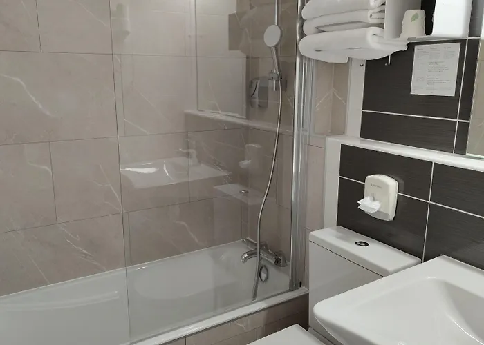 Logis Les Bleuets Hotel