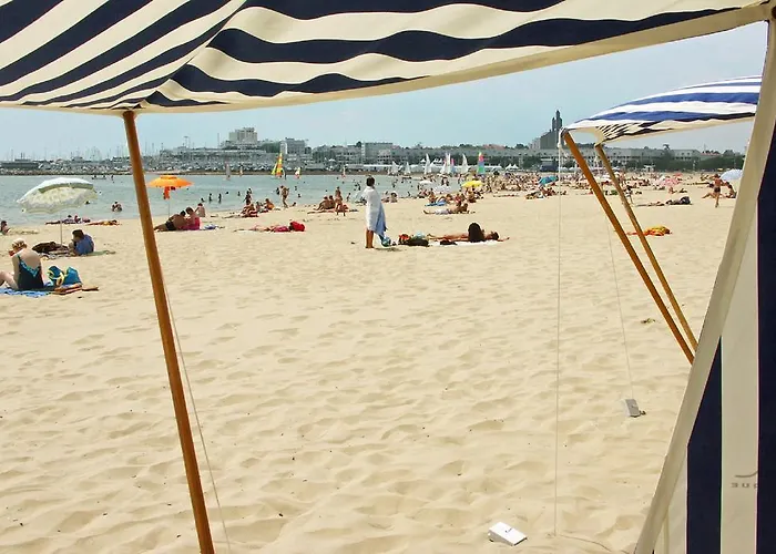 Logis Les Bleuets Otel Royan