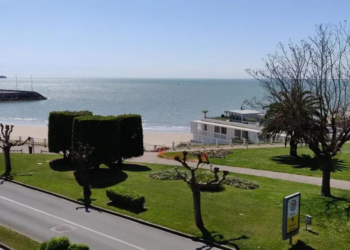 Logis Les Bleuets 2*